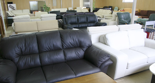 - 4�K - �E�\�t�@�@�E�Z���^�[�e�[�u���@�E�t���[�{�[�h�i���I���j